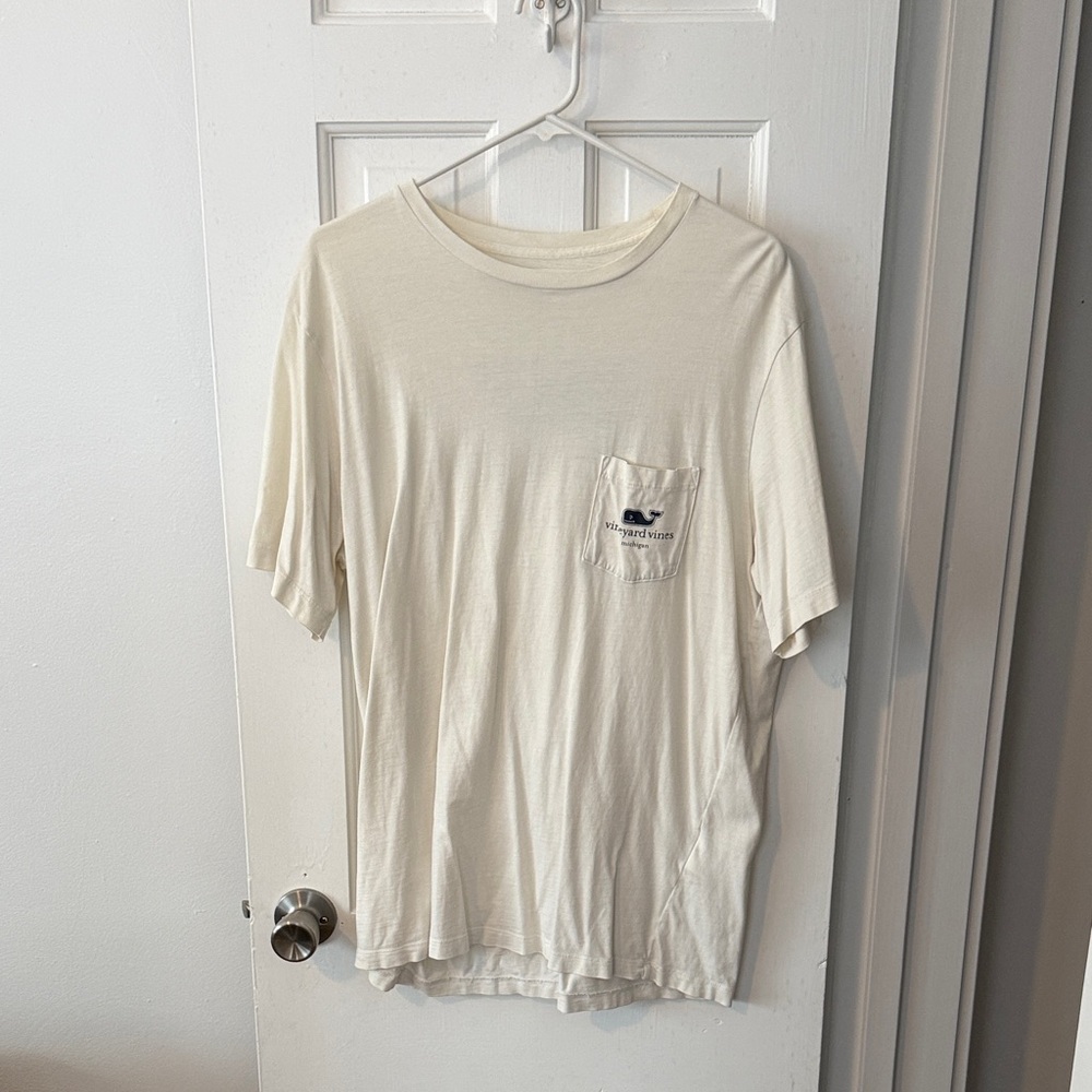 Vineyard Vines Men's white Short Sleeve Tee